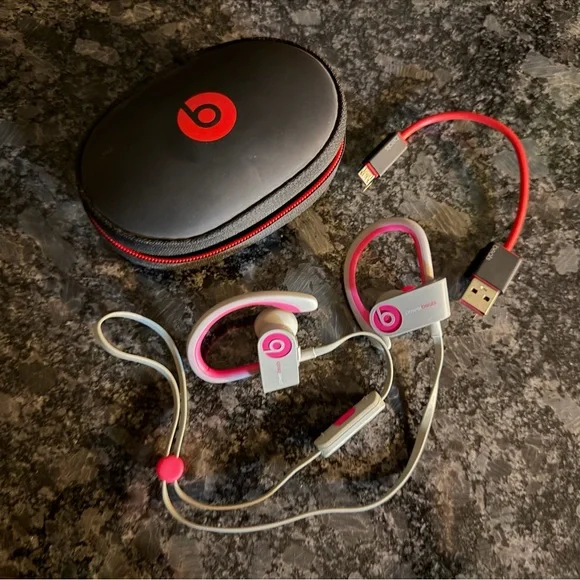 Beats by Dre Pink and White Earphones with Case