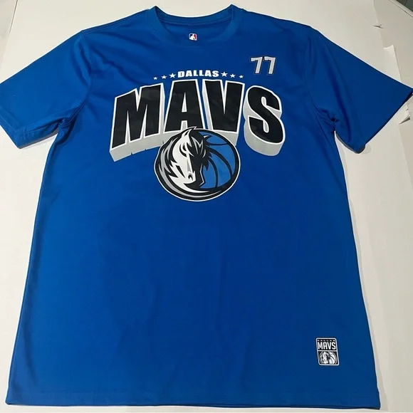 Luka Doncic No. 77‎ Dallas Mavericks Short Sleeve High Flyer Player Sz Large