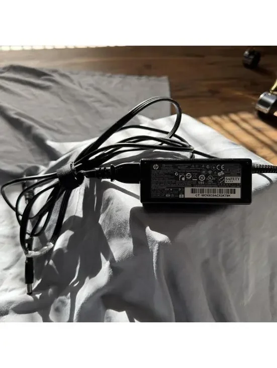 HP - Genuine OEM 65W HP AC Adapter Charger
