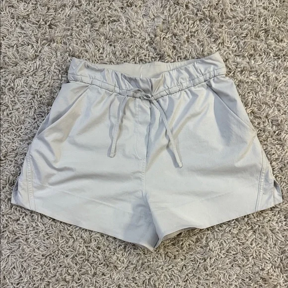 Lululemon Athletica High Waist Light Gray Shorts size XS