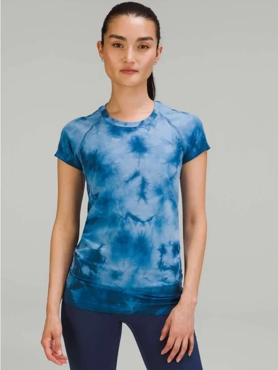 lululemon athletica Blue Tie-Dye Short Sleeve Crew Tee