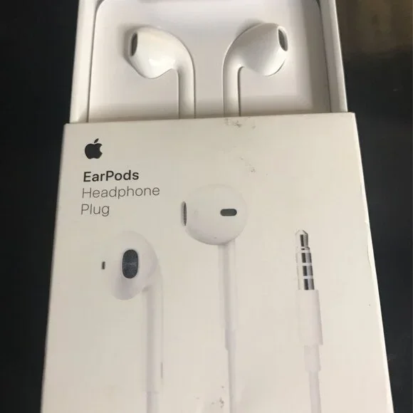 Original Apple A1472 3.5mm EarPods In Ear Canal Headset with Remote & Microphone