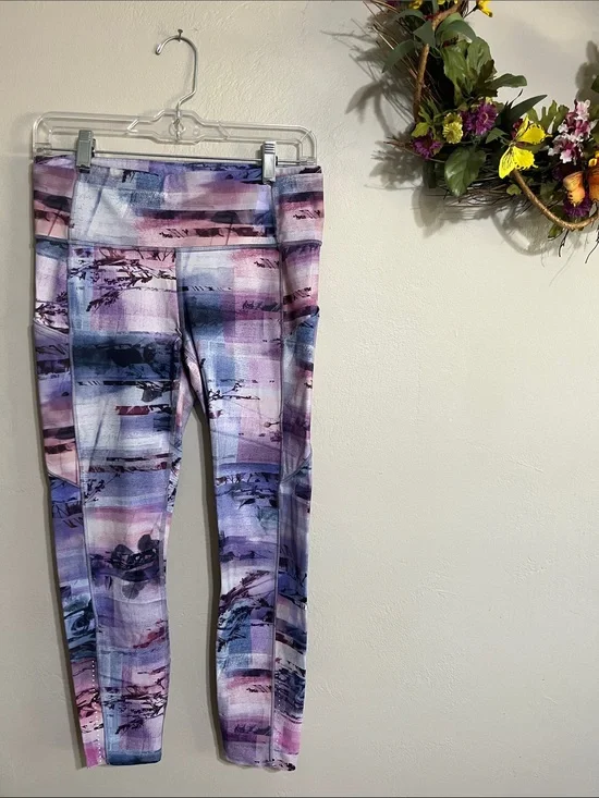 🌺lululemon athletica Purple & Blue Abstract Print Leggings