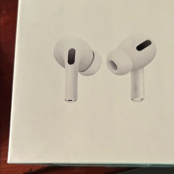Apple AirPods Pro in White