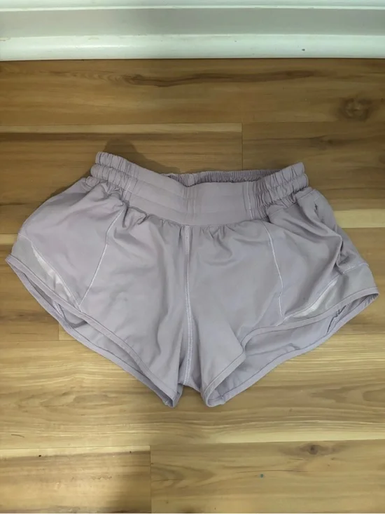 lululemon athletica Hotty Hot Short II (2.5
