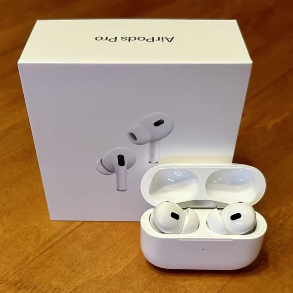 Apple AirPods Pro - Classic White