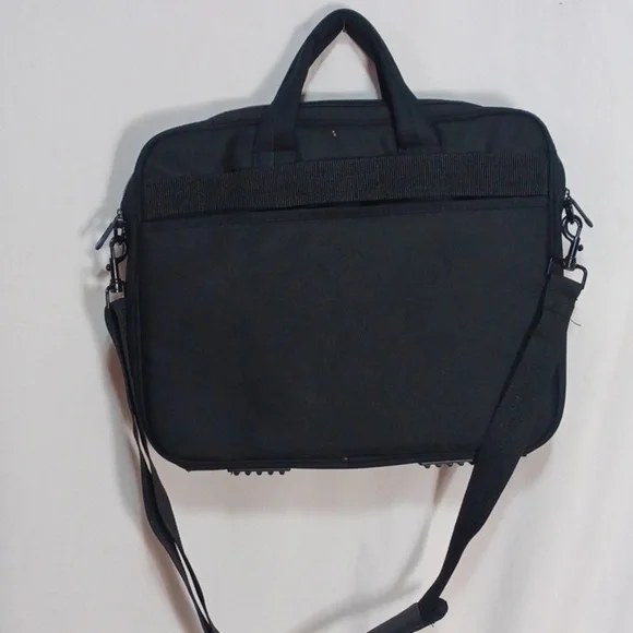 HP LAPTOP BAG LOTS OF COMPARTMENTS FITS UP TO 16.1