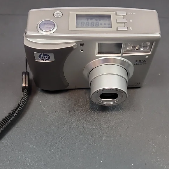 HP Photosmart Digital Camera Model GRLYB-0210 15x Zoom Works Great