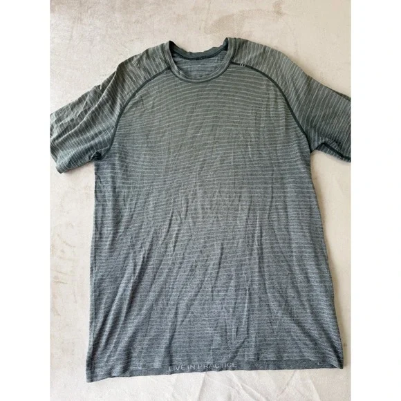 Lululemon Metal Vent Tech Performance Shirt Striped Top U3 Gray Ombre Men's Sz L