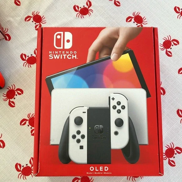 Nintendo Switch OLED Console - white with 2 additional controllers Preowned