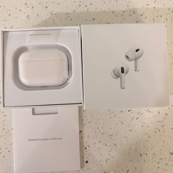 Apple AirPods Pro in White