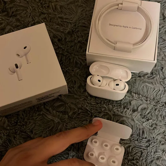 Apple AirPods Pro with Wireless Charging Case - White