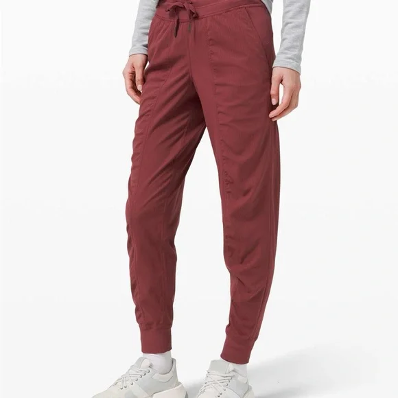Lululemon dance studio Burgundy Joggers