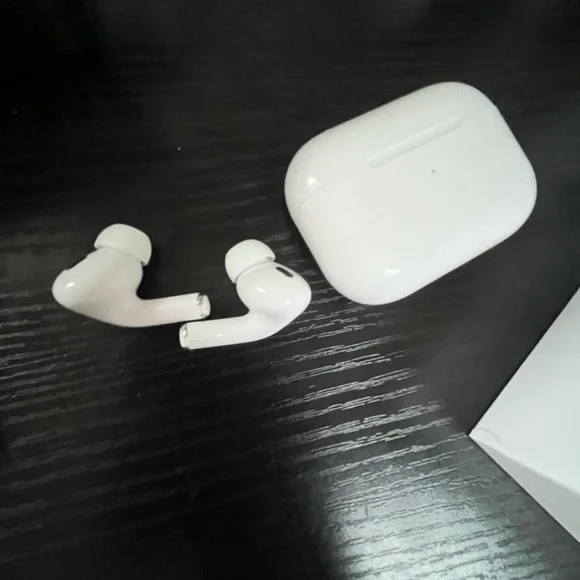 Apple White Bluetooth Earbuds with Case