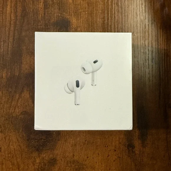Apple AirPods Pro with MagSafe Charging Case