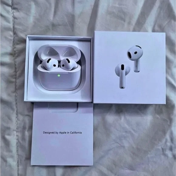Apple Airpods (4th Generation With Active Noise Cancellation)
