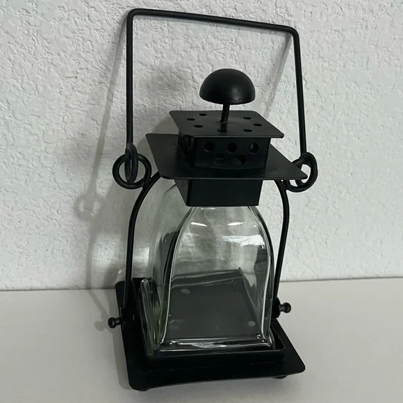 Frontgate Vintage Windproof Candle Holder Lantern Indoors & Outdoors Black