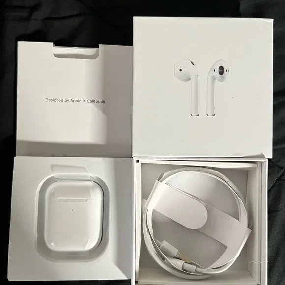 Apple White AirPods Wireless Headset