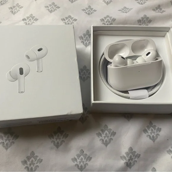 Apple AirPod Pro 2 White Wireless Headset with Noise Cancellation