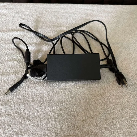 HP Black Laptop Power Adapter Charger One Size