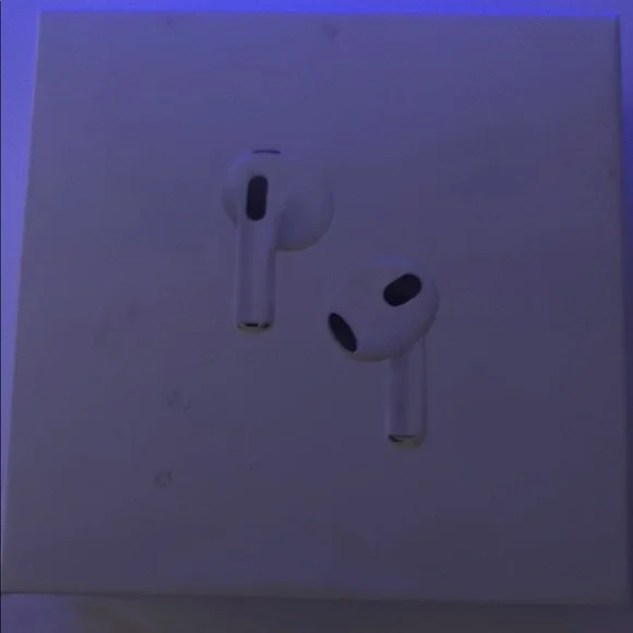 Apple AirPods with White Finish