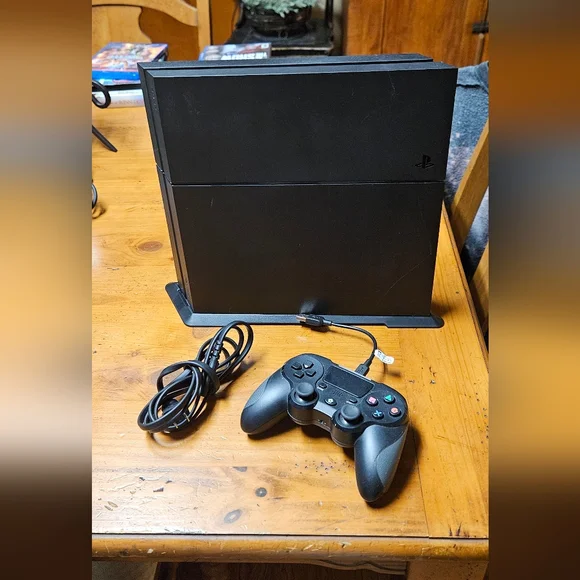 Sony Playstation 4 Gaming Console with Controller