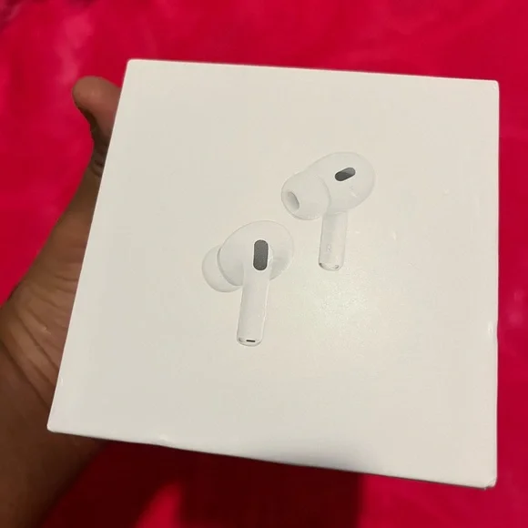 Apple AirPods Pro in White