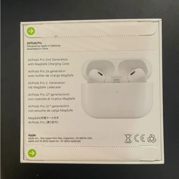 Apple White Wireless Earbuds with Charging Case