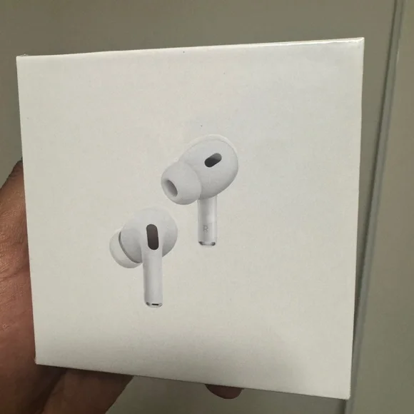 Apple AirPods (2nd generation w noise cancellation)