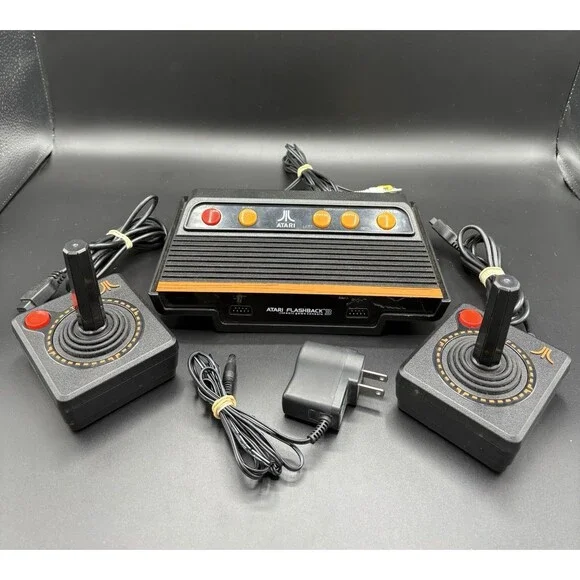 Atari Flashback 3 Console / With Controllers /Complete / Tested