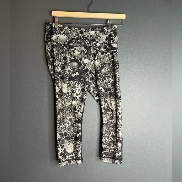 Lululemon | wunder under cropped leggings