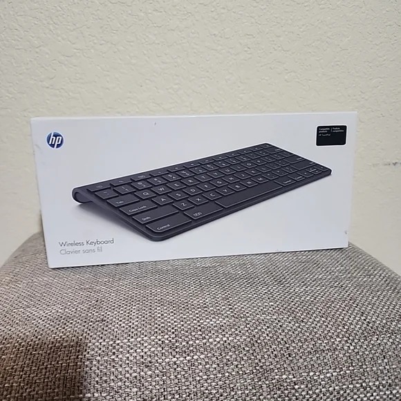 HP Touchpad Wireless Bluetooth Keyboard FB344AA#AC3 Black