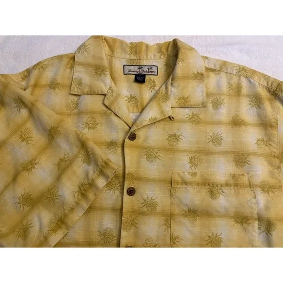 Tommy Bahama Men's Medium 100% Silk Hawaiian Tropical Shirt‎ Yellow Pineapple