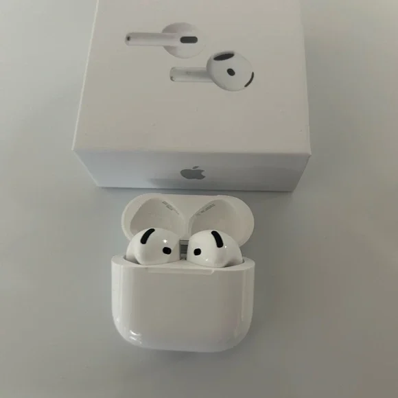 Apple AirPods 4s
