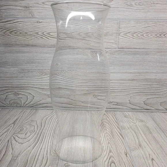 Hurricane Globe Chimney 14in Clear Glass Bulged Lamp Candle Shade Replacement
