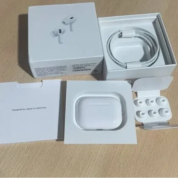 Apple White Wireless Earbuds