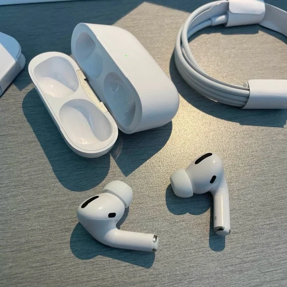 Wireless Earbuds with Charging Case - White