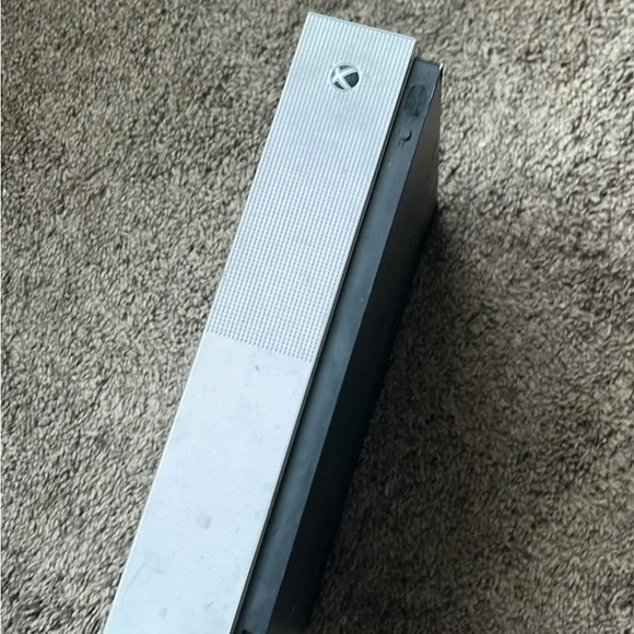 Xbox one s all digital (gamesir controller all cables included)