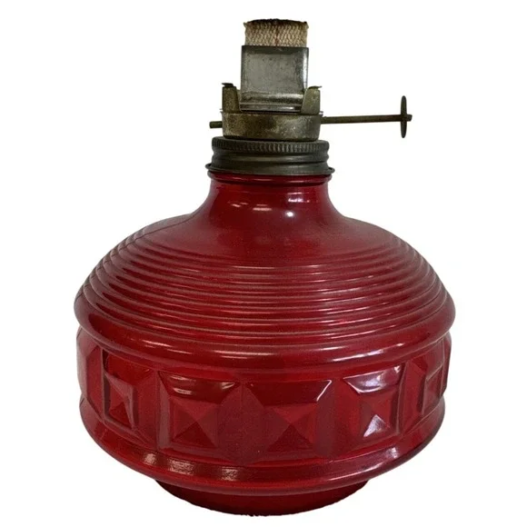 Vintage Red Glass Oil Lamp, Diamond & Ribbed Pattern, Kerosene Lantern‎