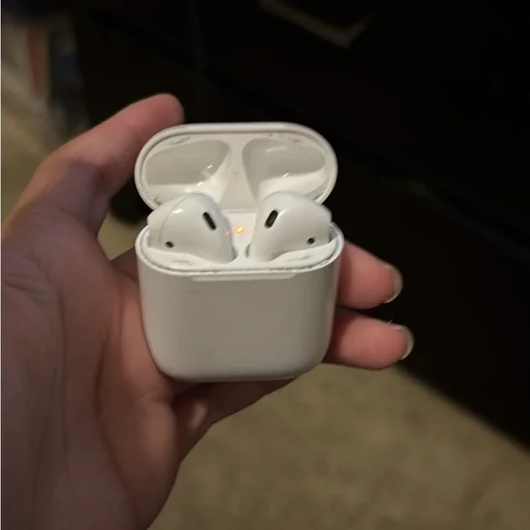 Wireless Earbuds with Charging Case - White