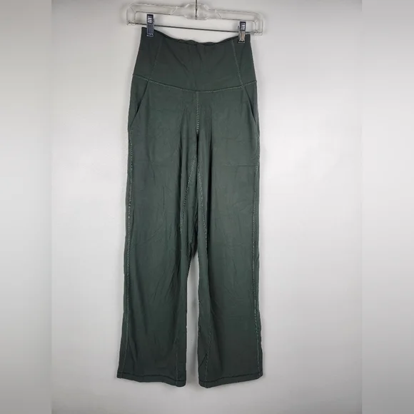 Lululemon Groove Super-High-Rise Flared Pant Size 4 Green.
