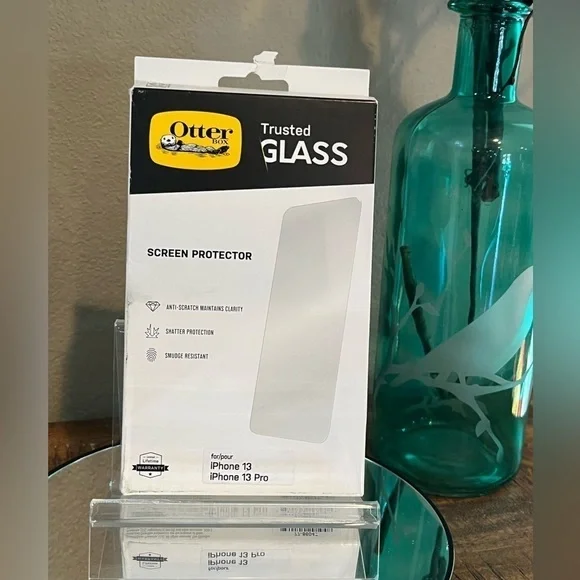 OtterBox Trusted Glass Screen Protector for iPhone 13 and iPhone 13 Pro, new!