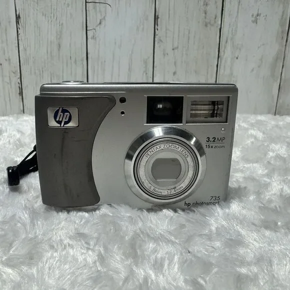 HP PhotoSmart 735 3.2MP Digital Camera - Silver Tested Working