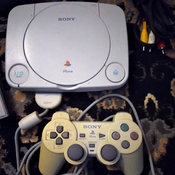 Sony PSone Mini Console with original controller and cables +FREE game