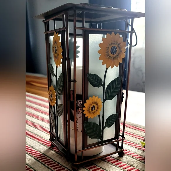 Sunflower Glass Panel Lantern - Yellow & Green Decorative Accent