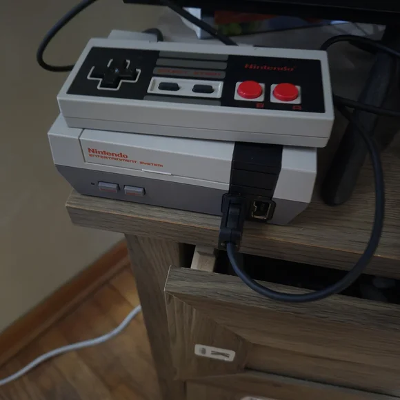 Nintendo Entertainment System - Gray and Black