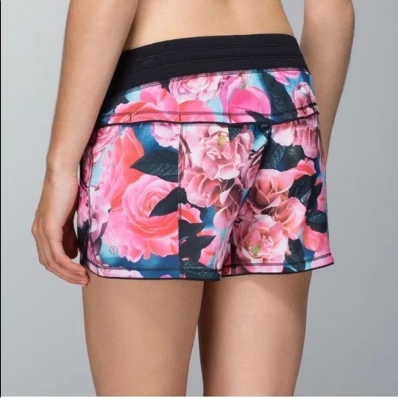 Lululemon Free Reign Short Secret Garden 4-way Stretch Pink Rose Floral 4