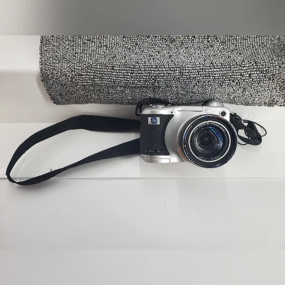 HP Photosmart 850 Digital Camera Vintage 8x Optical Zoom. Not Tested for Parts