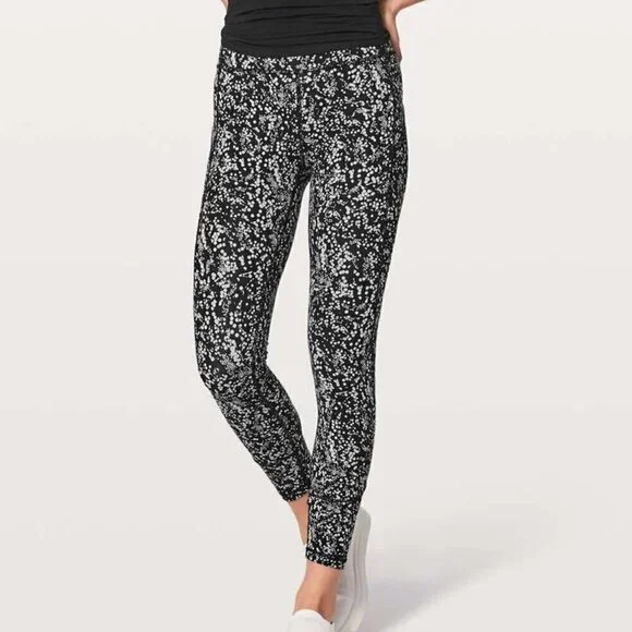 Lululemon In Movement 7/8 Tight *Everlux 25