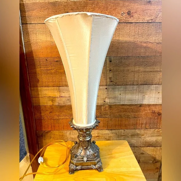 Vintage Art Deco Style Lamp